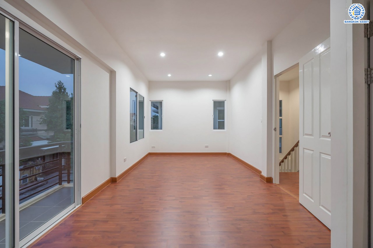 บ้านมือสองตกแต่งใหม่ แบรนด์ Property Perfect ม.เพอร์เฟคพาร์ค วัดพระนอน เนื้อที่ 35.7 ตร.ว. บ้านแฝดฟังก์ชันระดับบ้านเดี่ยว! 3 ห้องนอน 2 ห้องน้ำ 1 ที่จอดรถ Private Zone พร้อม Facilities ครบครัน บนทำเลเชื่อมต่อถนนกาญจนาฯ ใกล้ทางด่วน ศรีรัช-วงแหวนฯ เซ็นทรัลเวสต์เกต และรถไฟฟ้าสายสีม่วง "สถานีตลาดบางใหญ่"